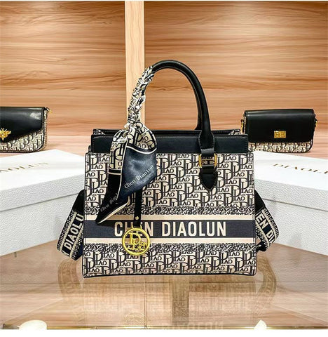 New Luxury senior embroidery cortex Handbag