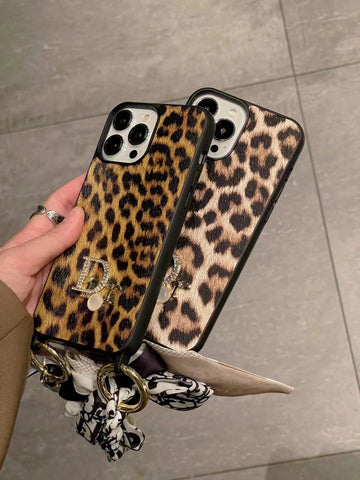 Luxury Leopard print in autumn and winter phone case for iPhone