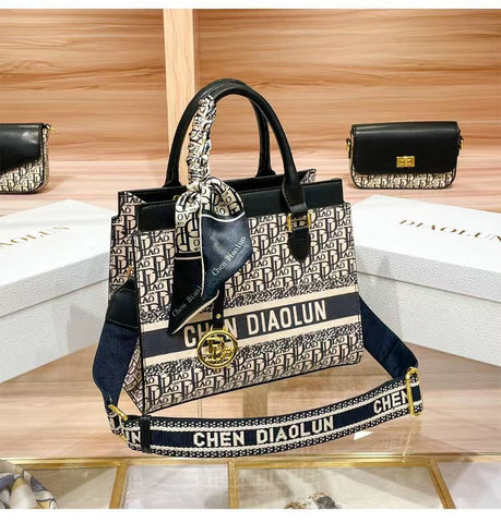 New Luxury senior embroidery cortex Handbag