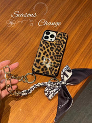 Luxury Leopard print in autumn and winter phone case for iPhone