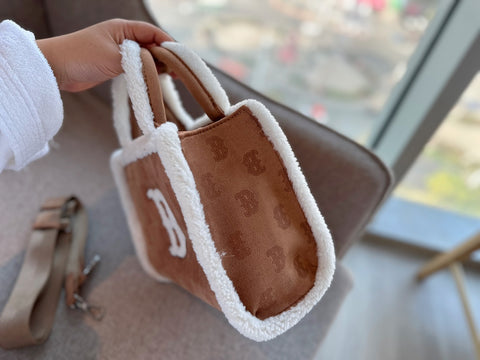 2023 New Luxury Autumn and winter plush Handbag