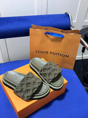 2023 VL Lovers' embossed slippers