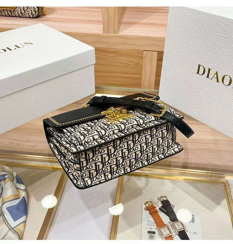 New Luxury Chain embroidery cortex Handbag