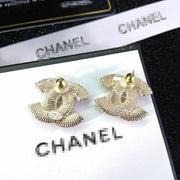 Small fragrant pearl rhinestone stud earrings