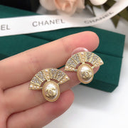 Fan earrings