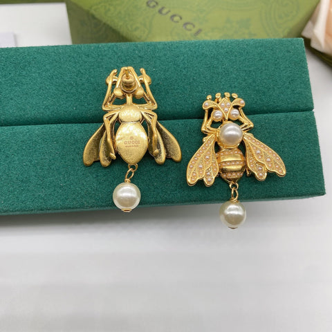 Bee gloden earrings