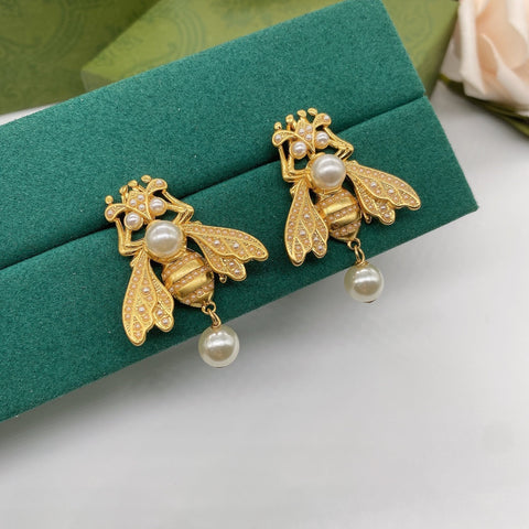 Bee gloden earrings