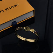 Gold fashion bracelets