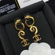 Fashion delicate earrings