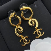 Fashion delicate earrings