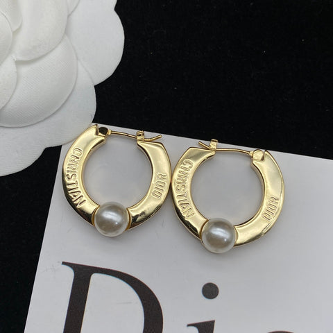 Gloden pearl earrings