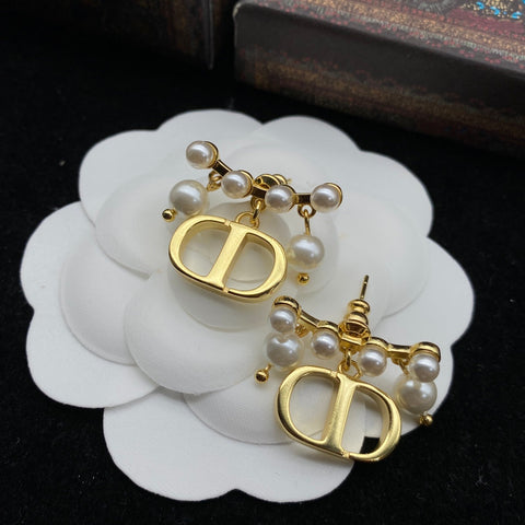 beautiful fashion earrings