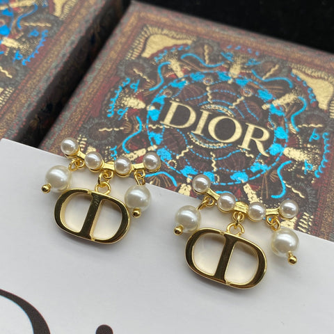 beautiful fashion earrings