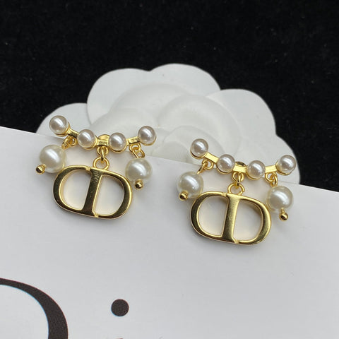 beautiful fashion earrings