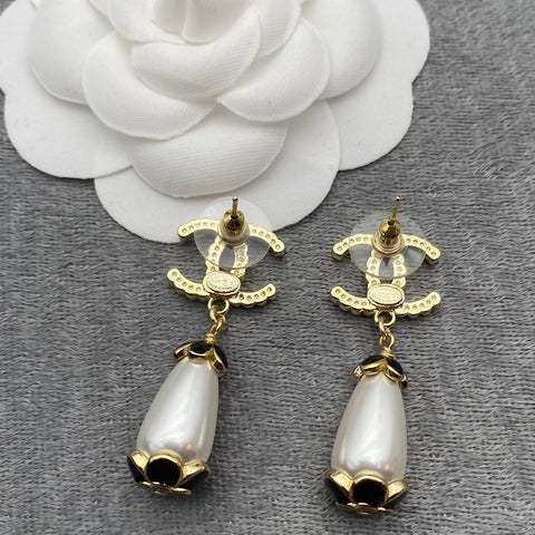 Hot Drop Pearl Earrings