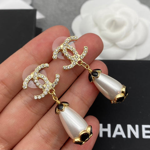 Hot Drop Pearl Earrings