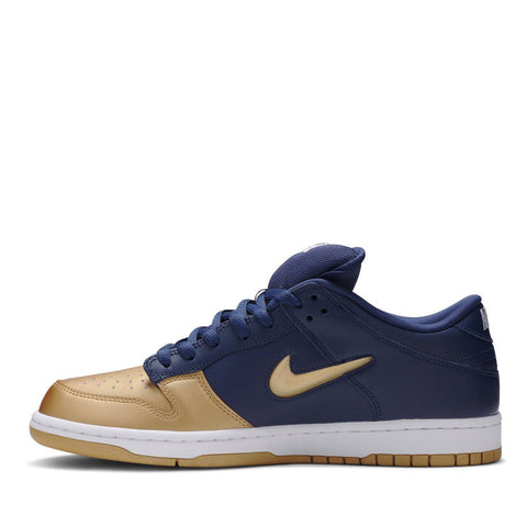 NIKE SB DUNK LOW SUPREME JEWEL SWOOSH GOLD (NEW) - -