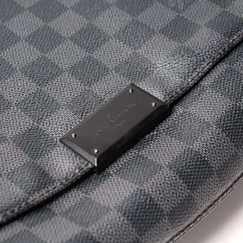 District PM Damier Graphite