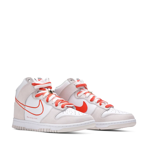 NIKE DUNK HIGH SE WMNS FIRST USE WHITE SAIL ORANGE (NEW) (NEW)