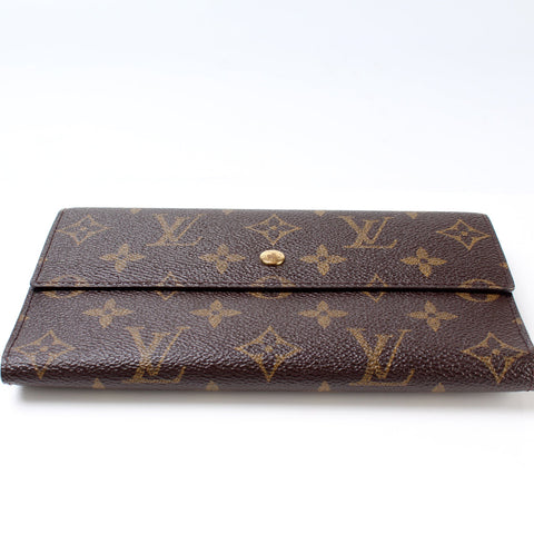 International Wallet Monogram