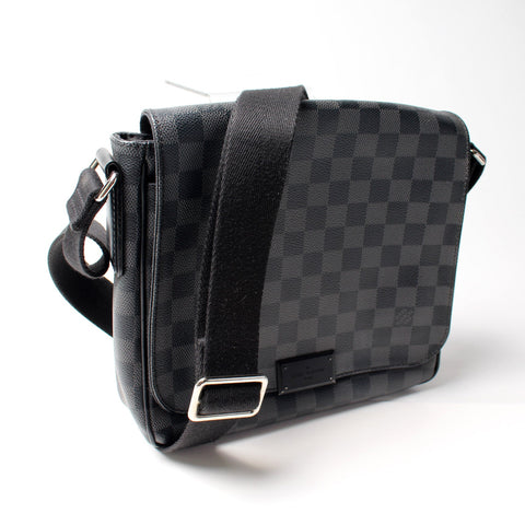 District PM Damier Graphite