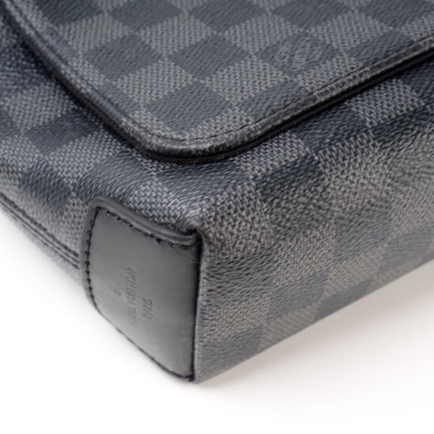 District PM Damier Graphite