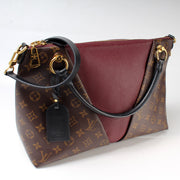 V Tote MM Monogram