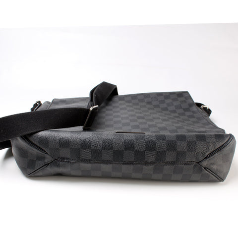 District GM Damier Graphite