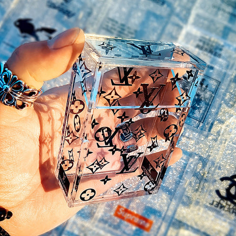 Transparent cigarette case