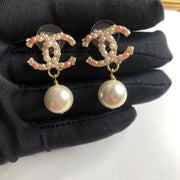 (C earrings) Small fragrant vintage earrings