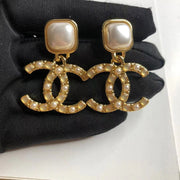 (C earrings) Small fragrant vintage earrings