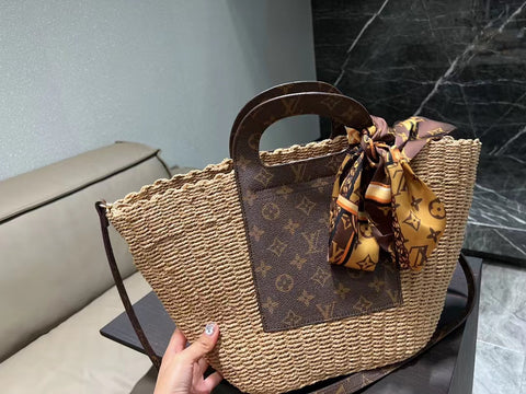 2022  V handbag--74