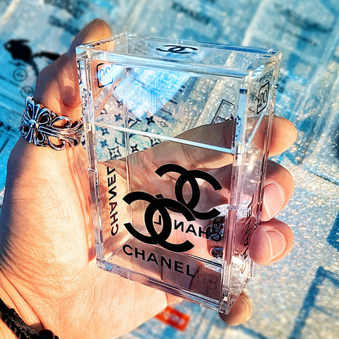 Transparent cigarette case