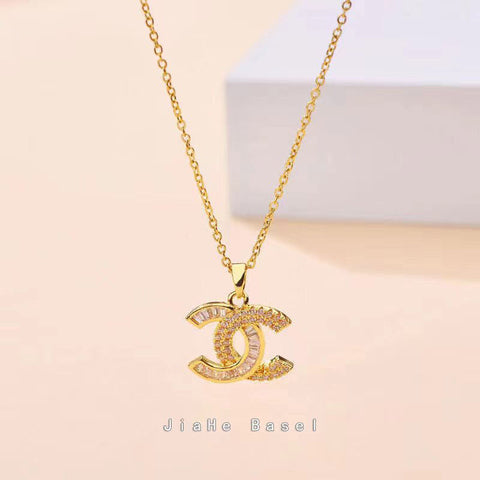 Advanced design, light luxury, double-layer letter clavicle chain