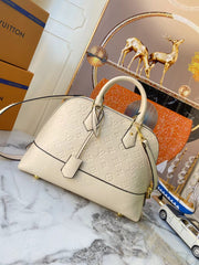 2022  V handbag--81