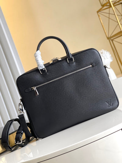 L x V - 2021 Laptop Bag