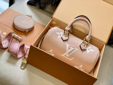 2022  V handbag--75