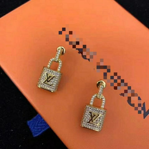 Fashion and popular zircon small gold lock earrings