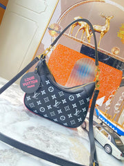 2022  V handbag--77