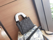 MEDIUM LADY BAG