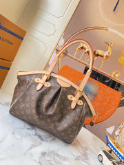 2022  V handbag--79