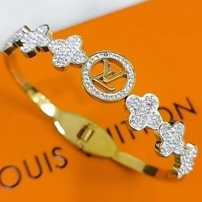 Xiaoxiangfeng Hollow Four leaf Grass Full Diamond Bracelet