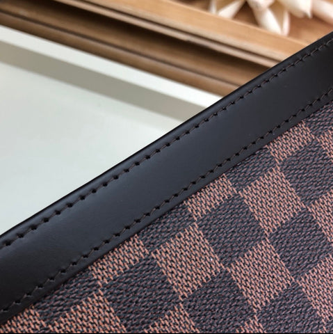 LV Classic Pochette