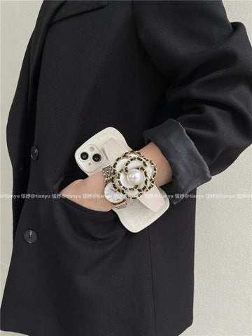 Pearl camellia wrist strap Phone Case