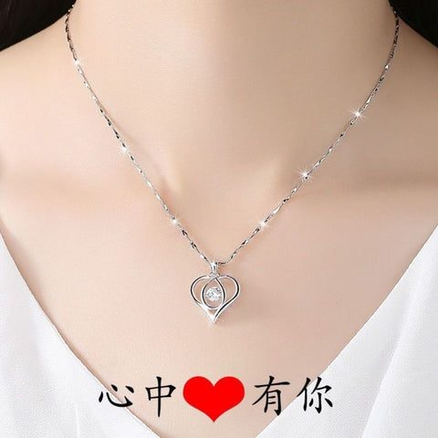 Female clavicle chain foot silver pendant does not fade.