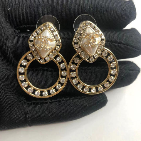 (C earrings) Small fragrant vintage earrings