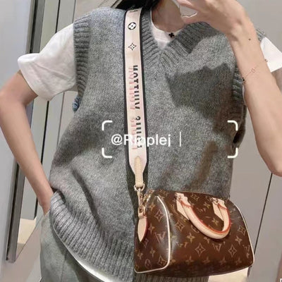 2022 new presbyopic handbag mini hand bill of lading shoulder slung handbag