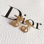 Fashion sparkling earrings