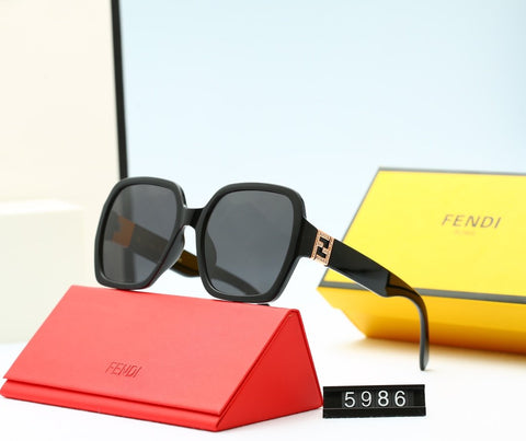 GRADIENT COLOR SUNGLASSES FOR WOMEN