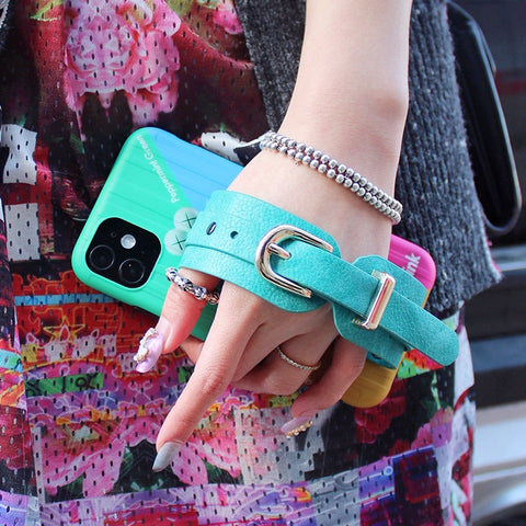 LUXURIOUS WRISTBAND PHONE CASE